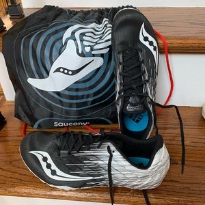 Men’s Saucony running cleats
